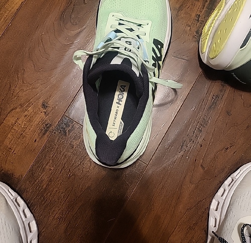 Mens Hoka Pale Green and Black Running Shoes, Only worned Once. - Picture 6 of 6